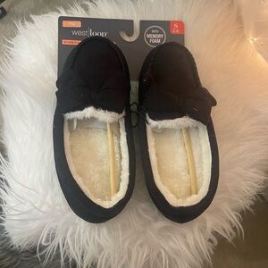 West Loop Black Slippers with White Lining